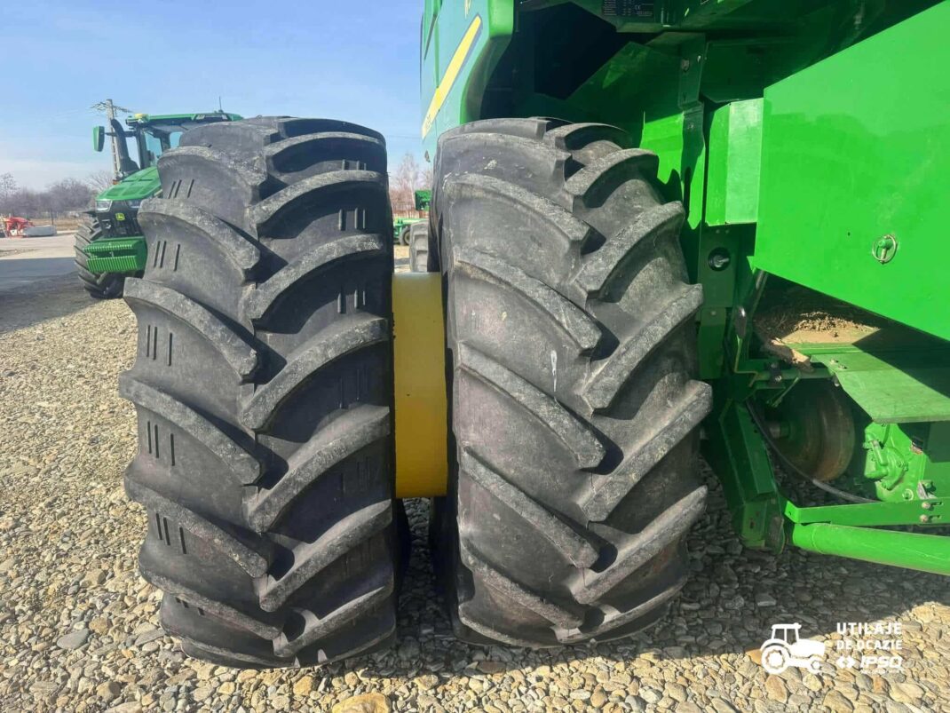 John Deere W540 cu roti duale fata