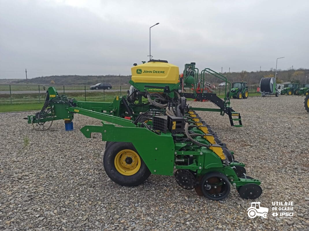 Semanatoare prasitoare John Deere DB37 ExactEmerge