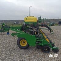 Semanatoare prasitoare John Deere DB37 ExactEmerge