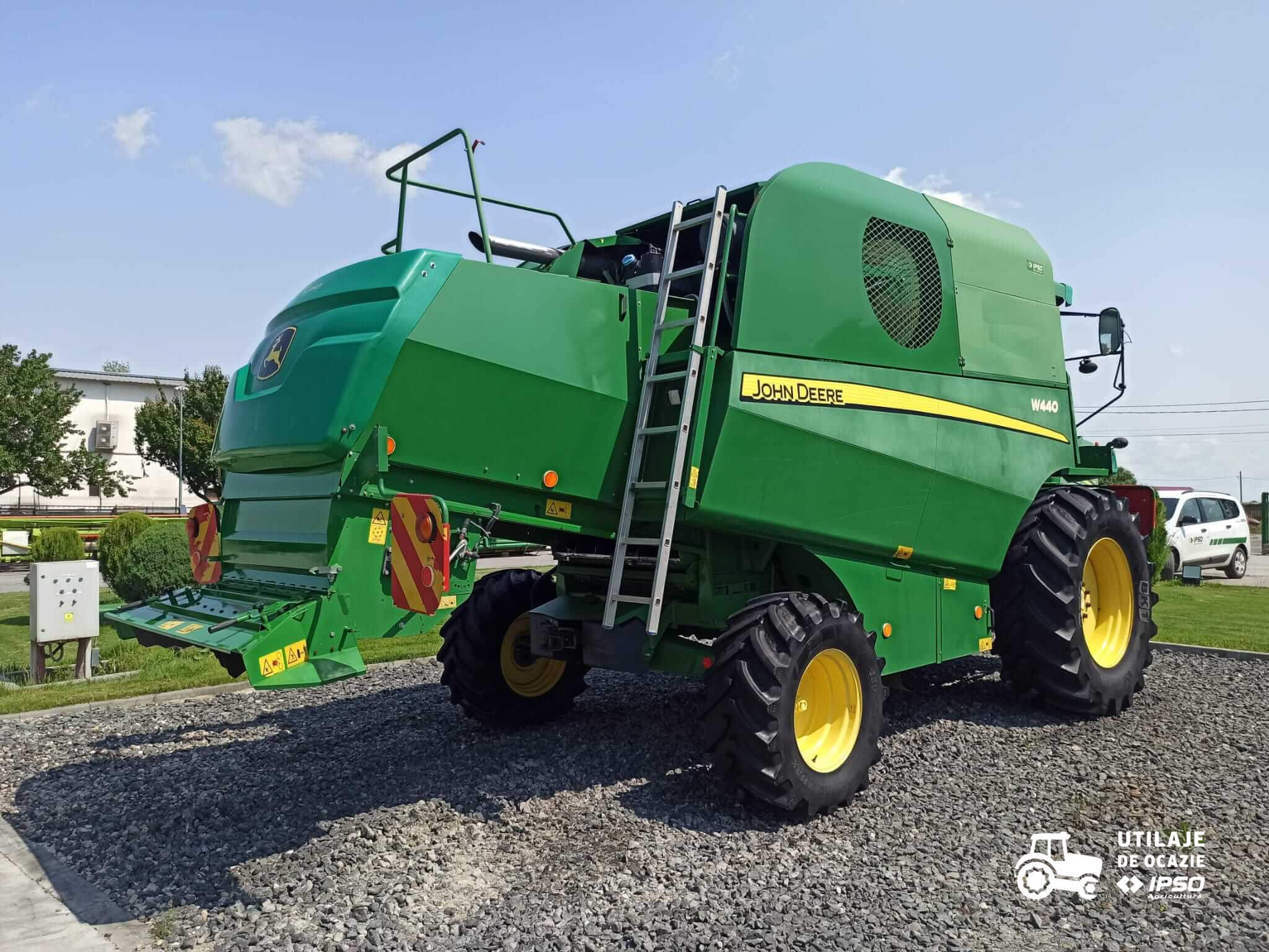 John Deere W440 + Header paioase