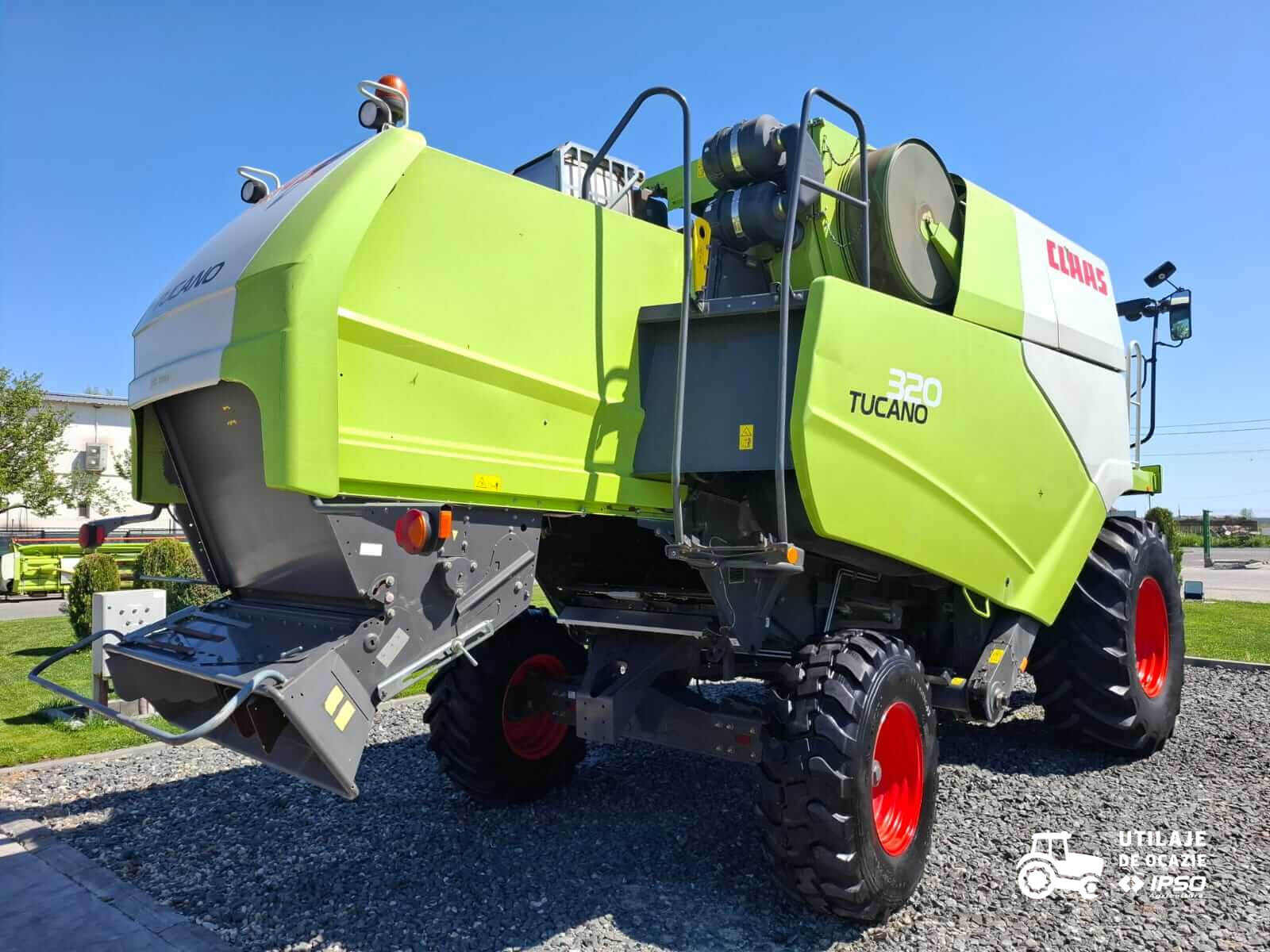 Claas Tucano 320 + Header paioase