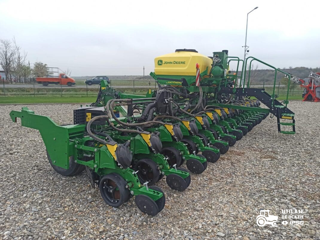 Semanatoare prasitoare John Deere DB37 ExactEmerge