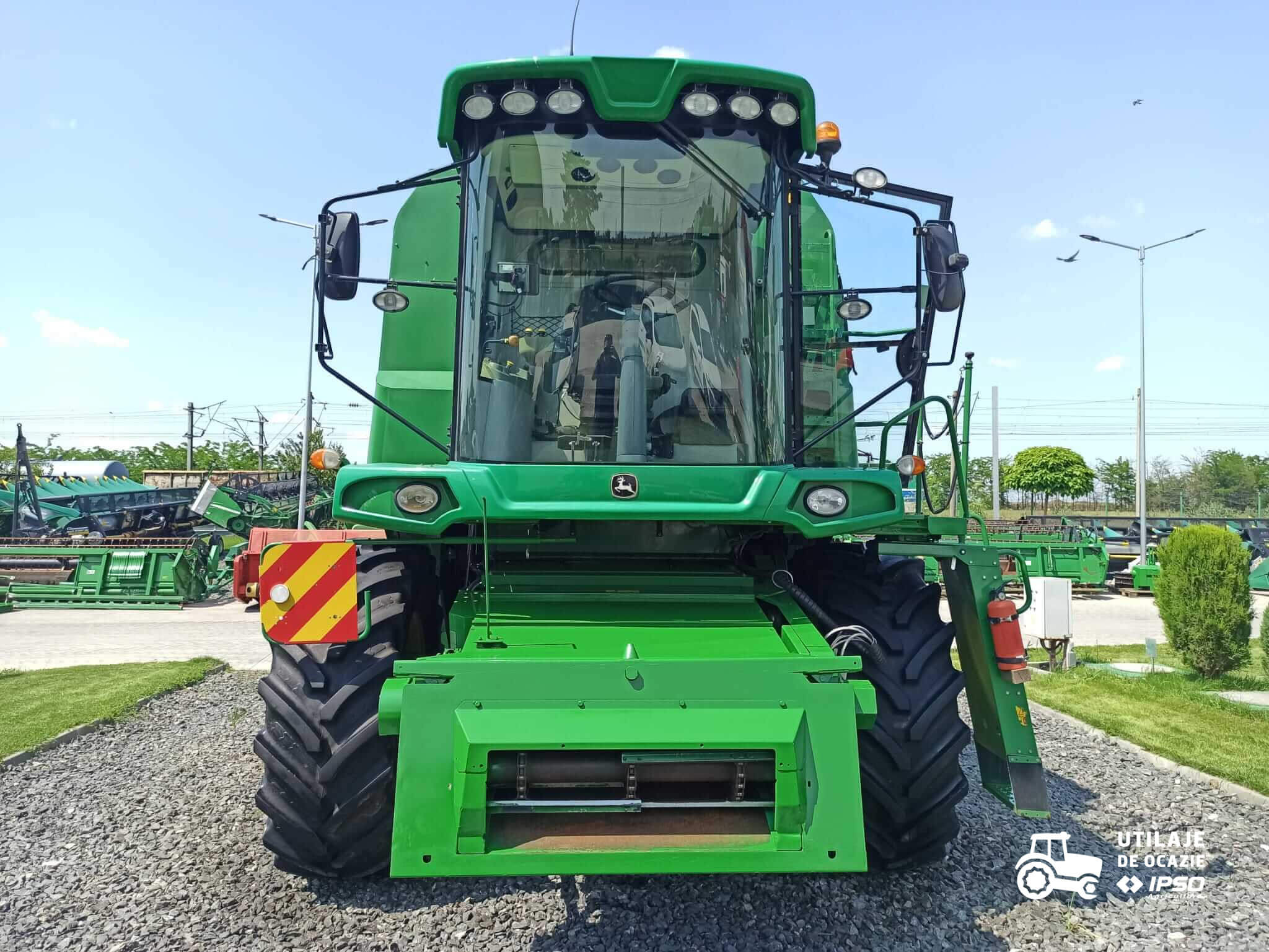 John Deere W440 + Header paioase