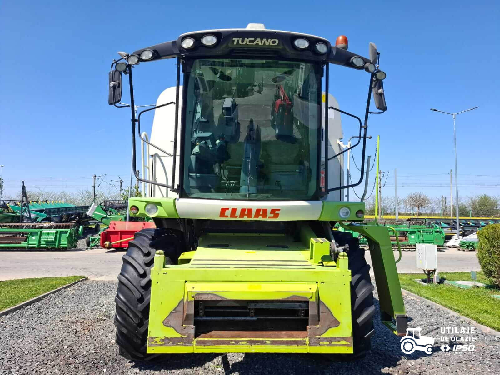Claas Tucano 320 + Header paioase