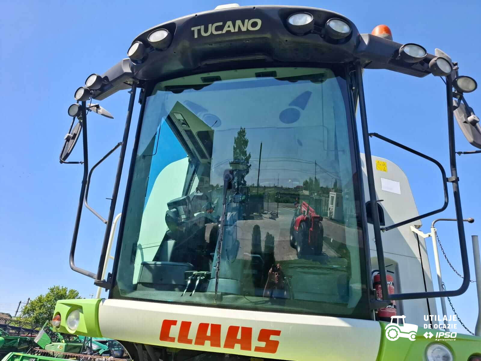 Claas Tucano 320 + Header paioase