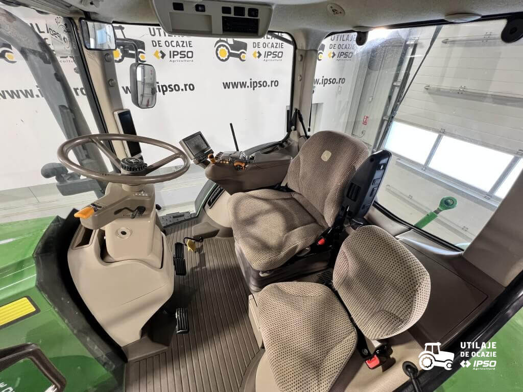 John Deere 7230R