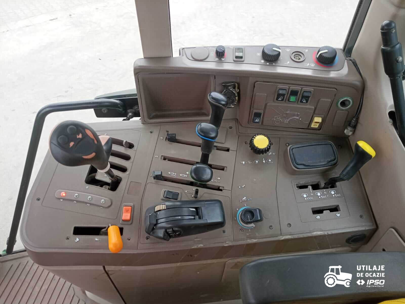 Tractor John Deere 6930