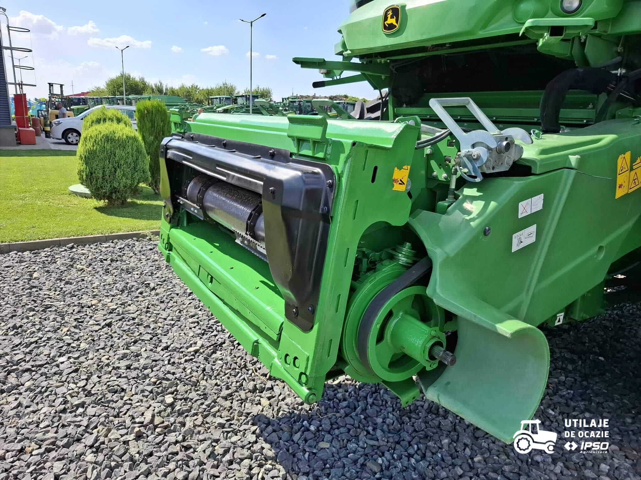 John Deere S770 + Header paioase