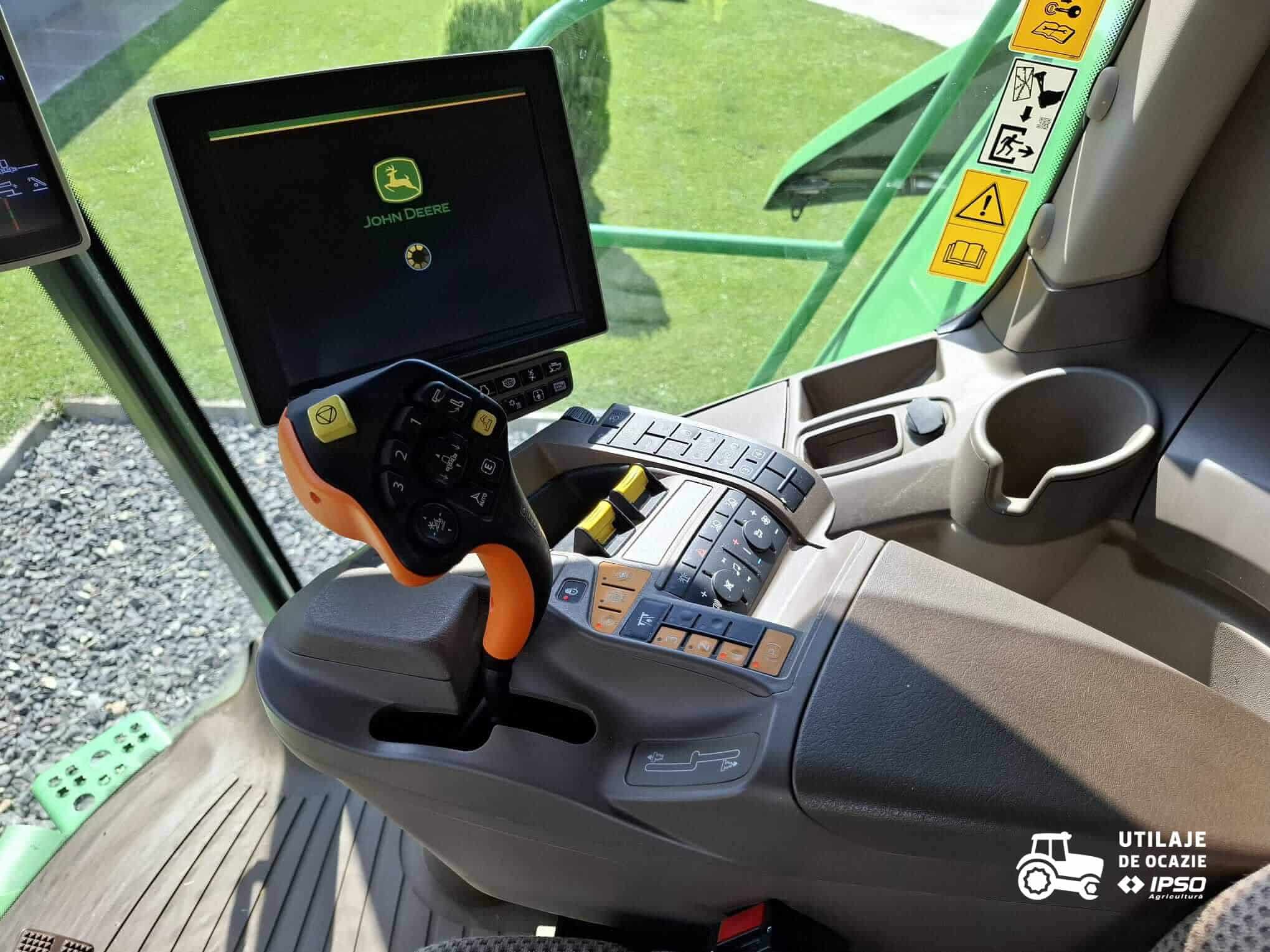 John Deere S770 + Header paioase