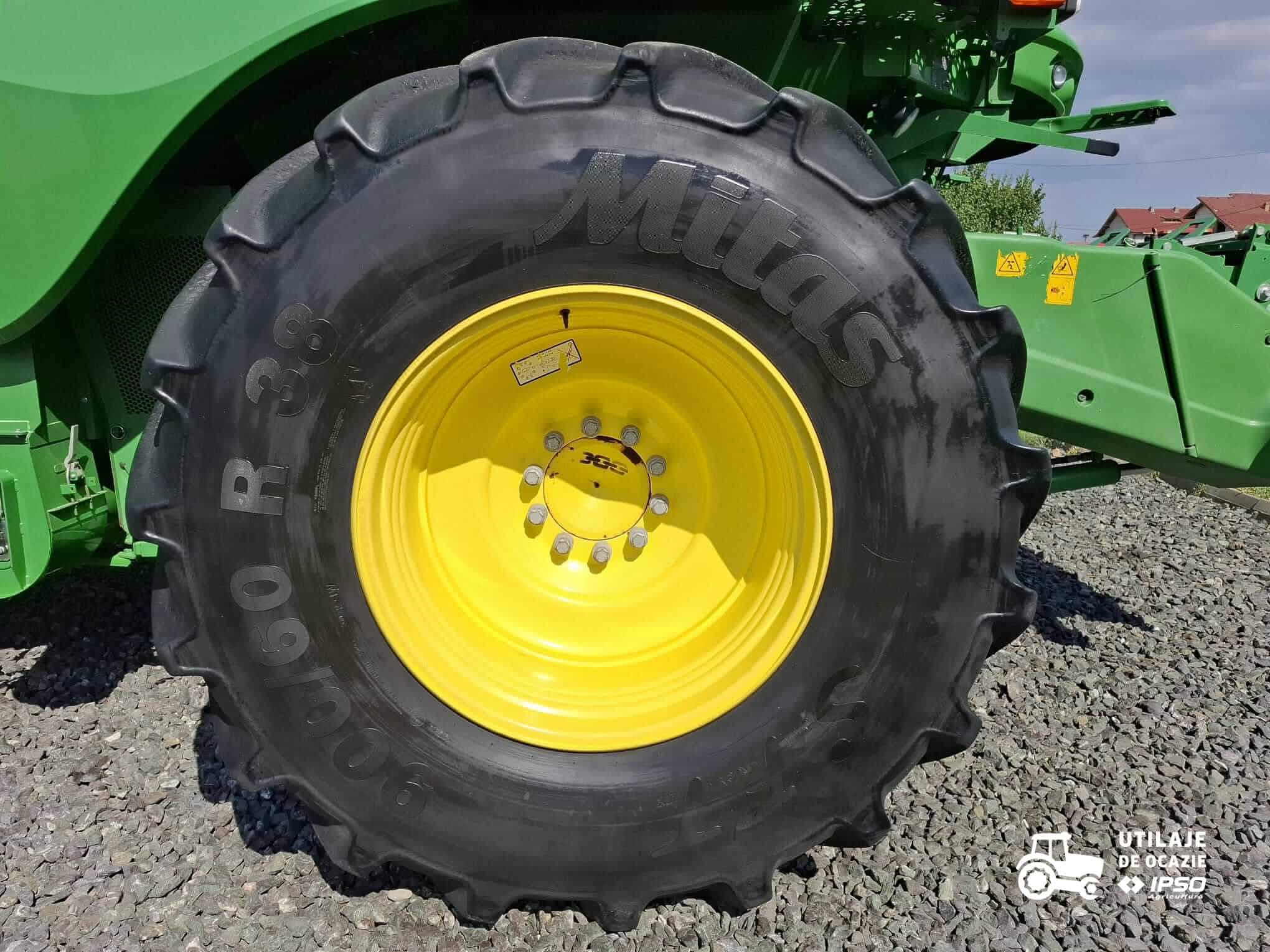 John Deere S770 + Header paioase