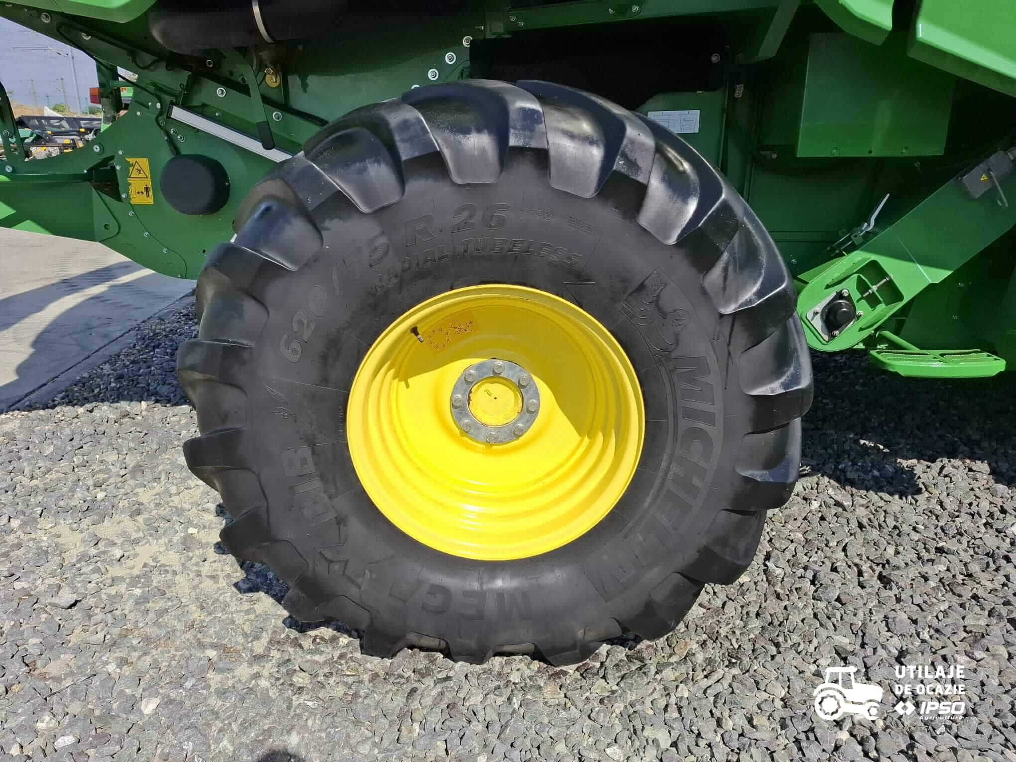 John Deere S770 + Header paioase