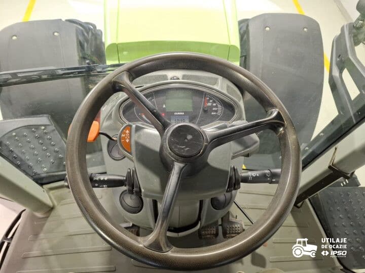 Claas Axion 810