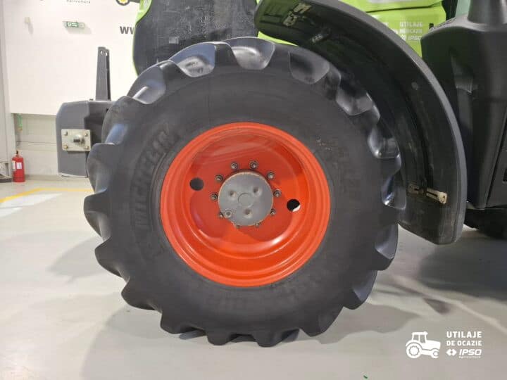 Claas Axion 810