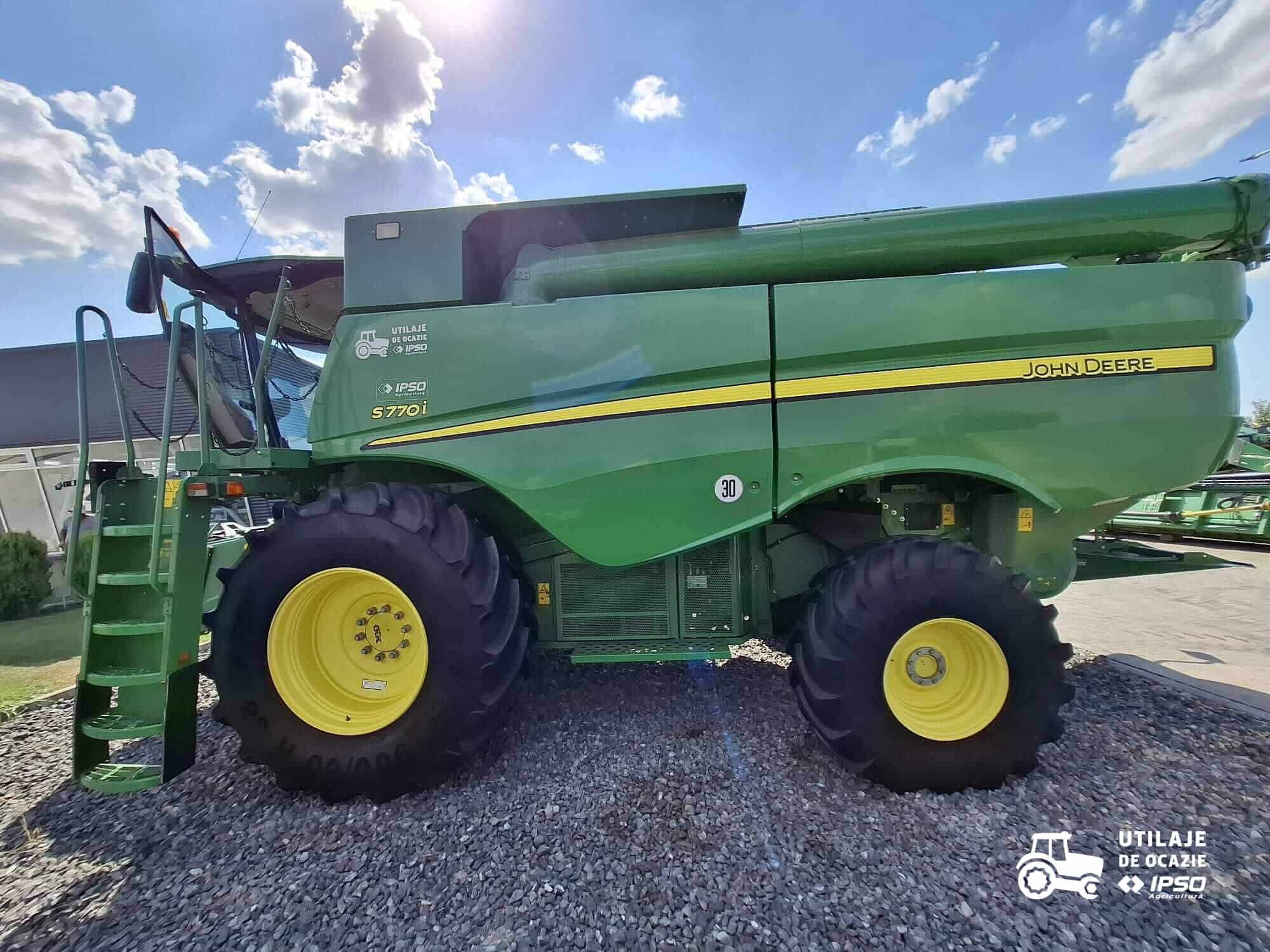 John Deere S770 + Header paioase