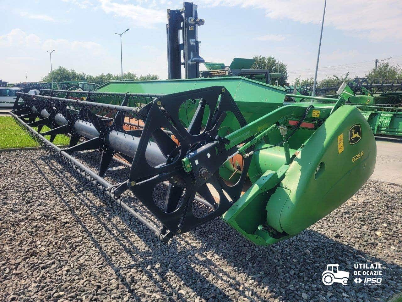John Deere S770 + Header paioase