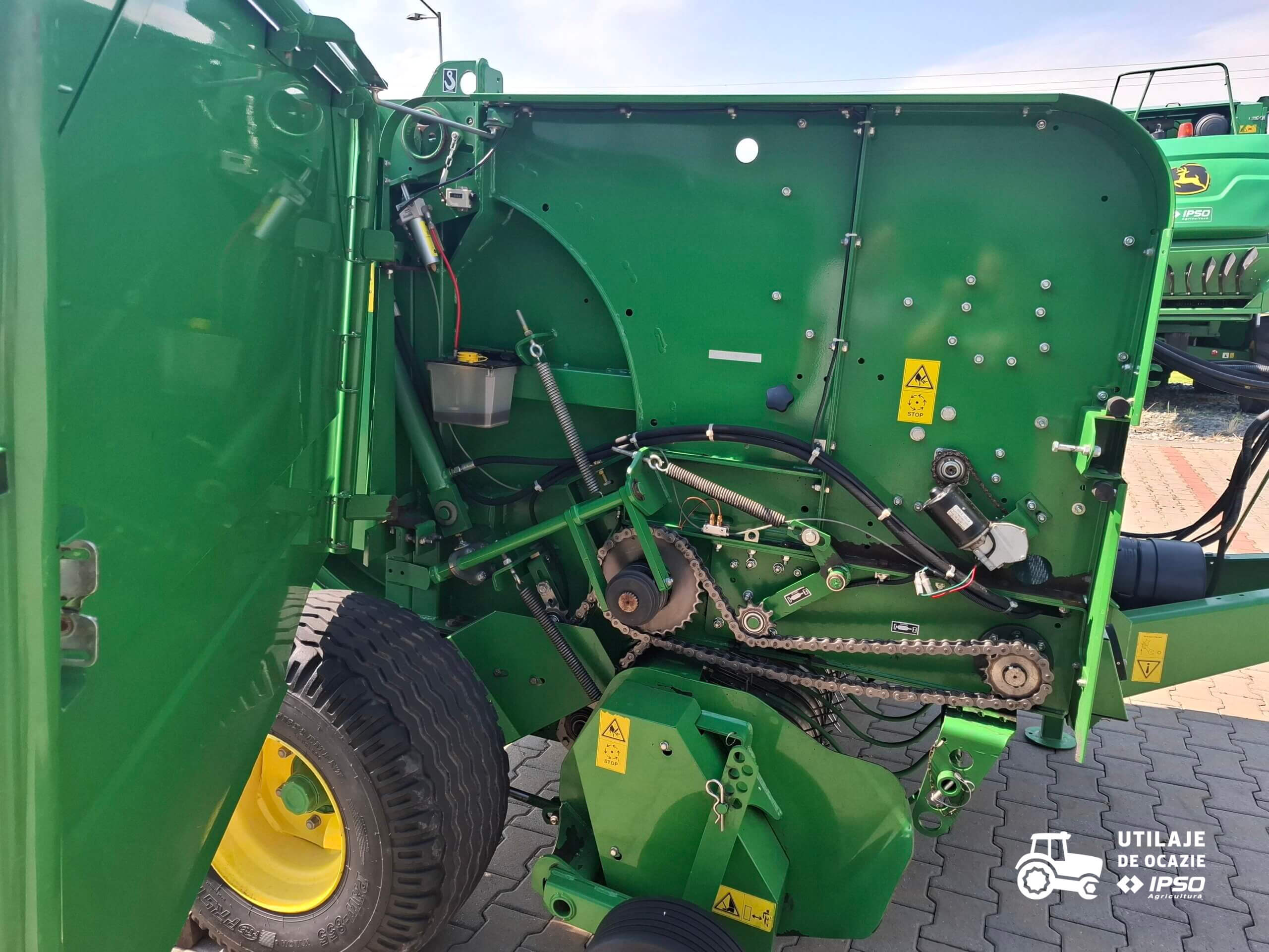 Presa de balotat John Deere model F440E