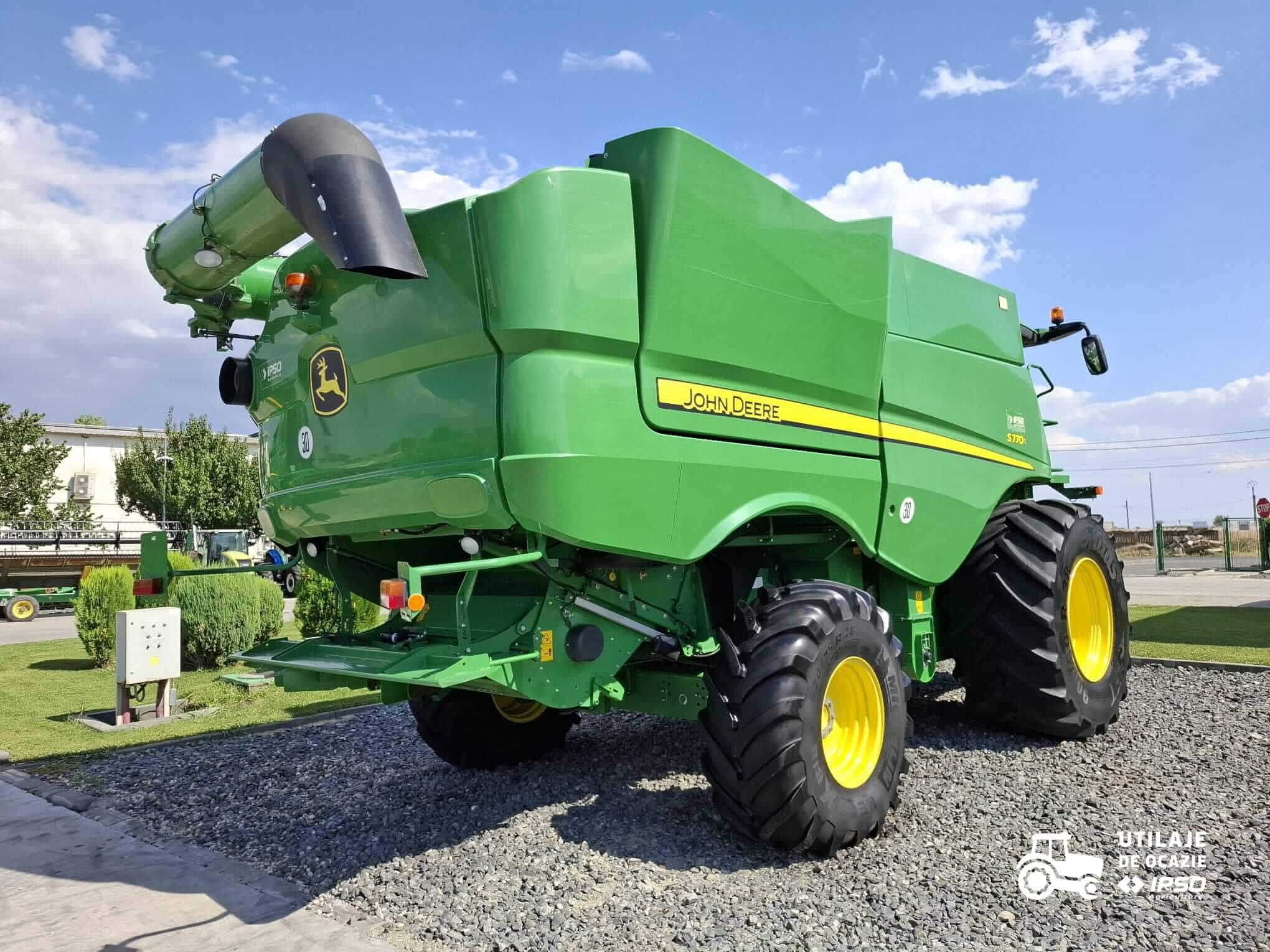 John Deere S770 + Header paioase