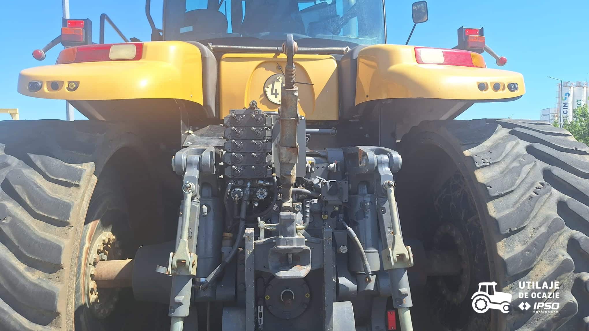 Challenger MT 765E