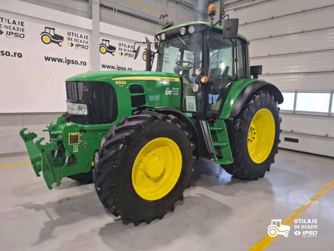 John Deere 6930