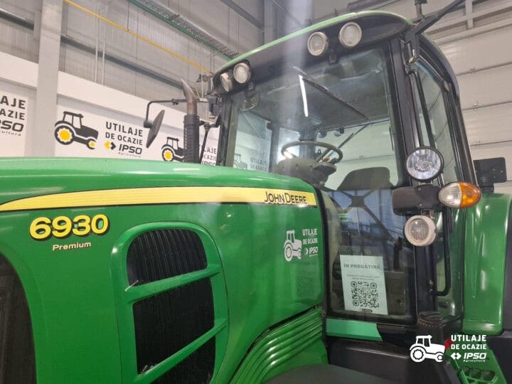 John Deere 6930
