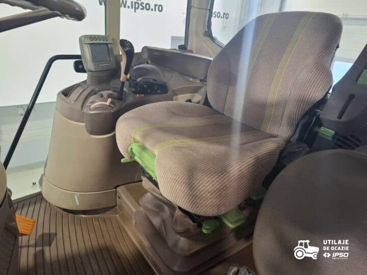 John Deere 6930