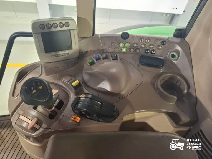 John Deere 6930