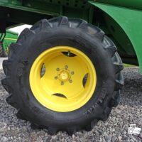 John Deere W440 + Header paioase