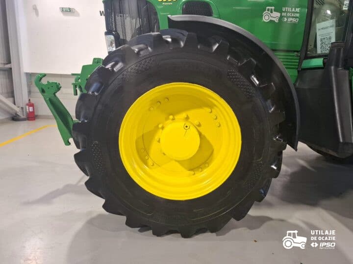 John Deere 6930