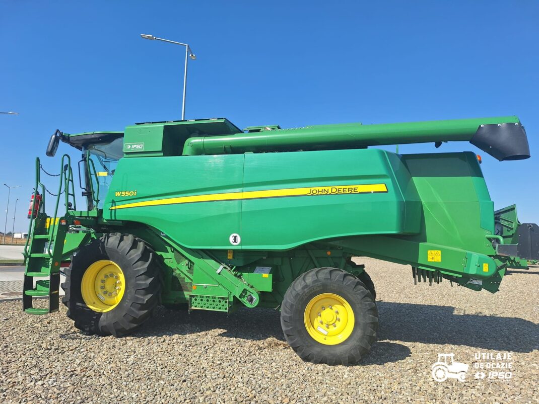 John Deere W550 + Header paioase