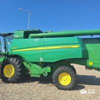 John Deere W550