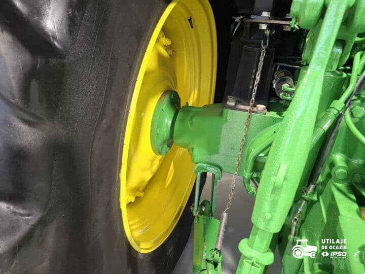 John Deere 6195M