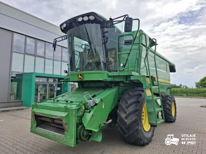 John Deere W540 + Header paioase