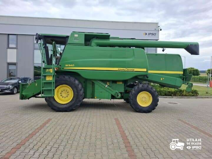 John Deere W540 + Header paioase