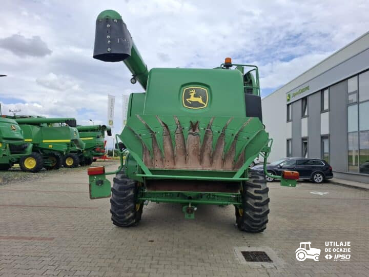 John Deere W540 + Header paioase