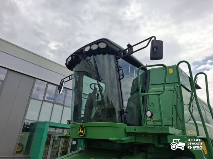 John Deere W540 + Header paioase