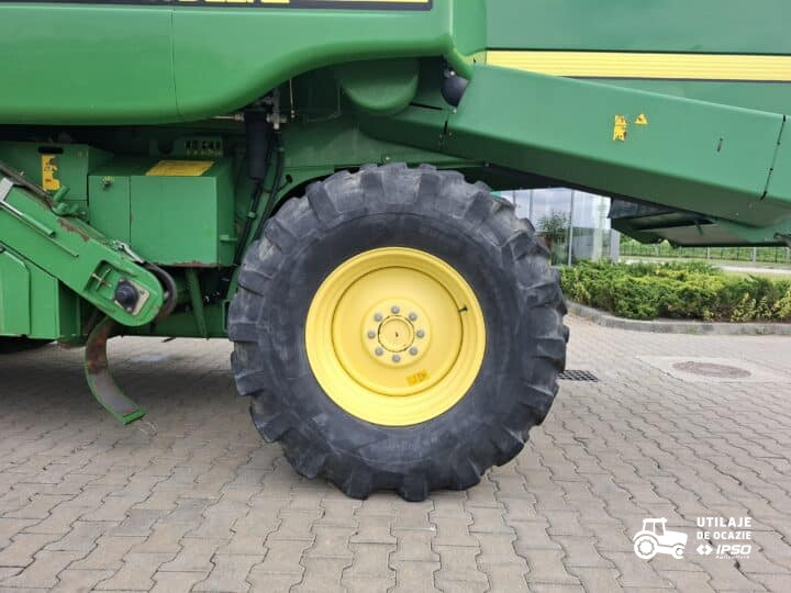 John Deere W540 + Header paioase