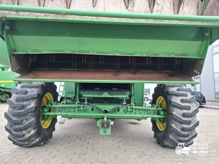 John Deere W540 + Header paioase