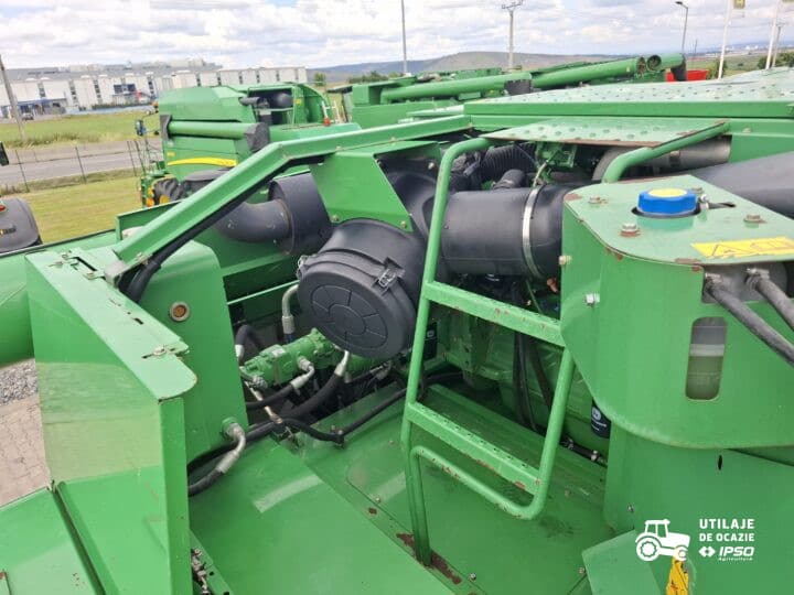 John Deere W540 + Header paioase