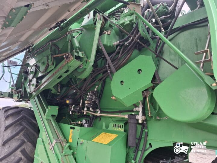 John Deere W540 + Header paioase