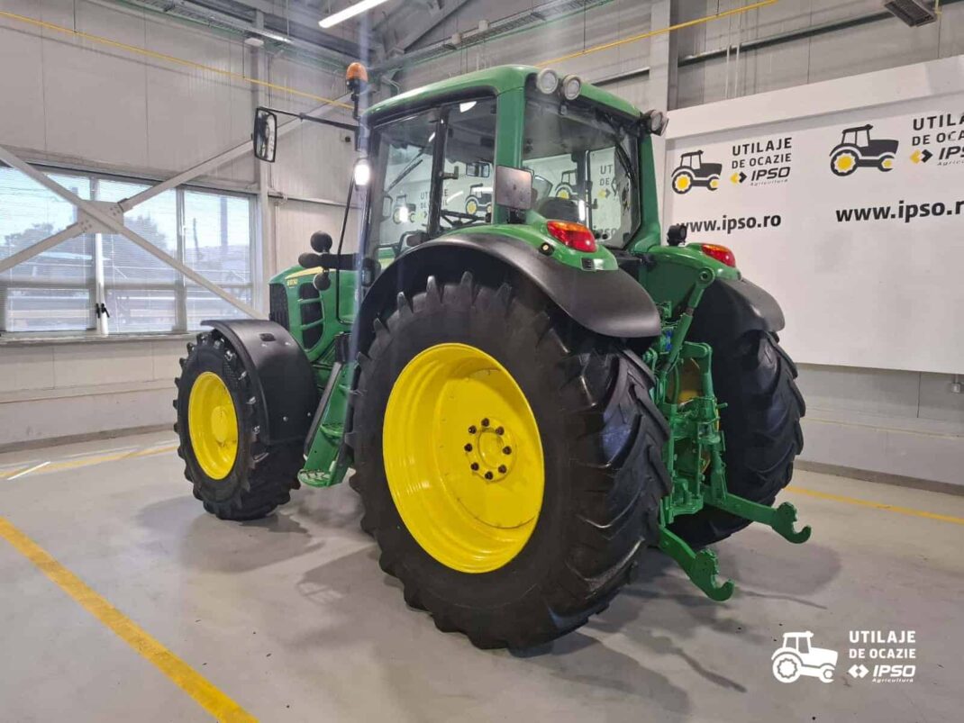 John Deere 6930