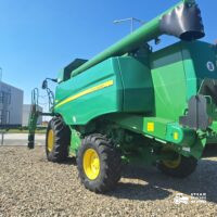 John Deere W550