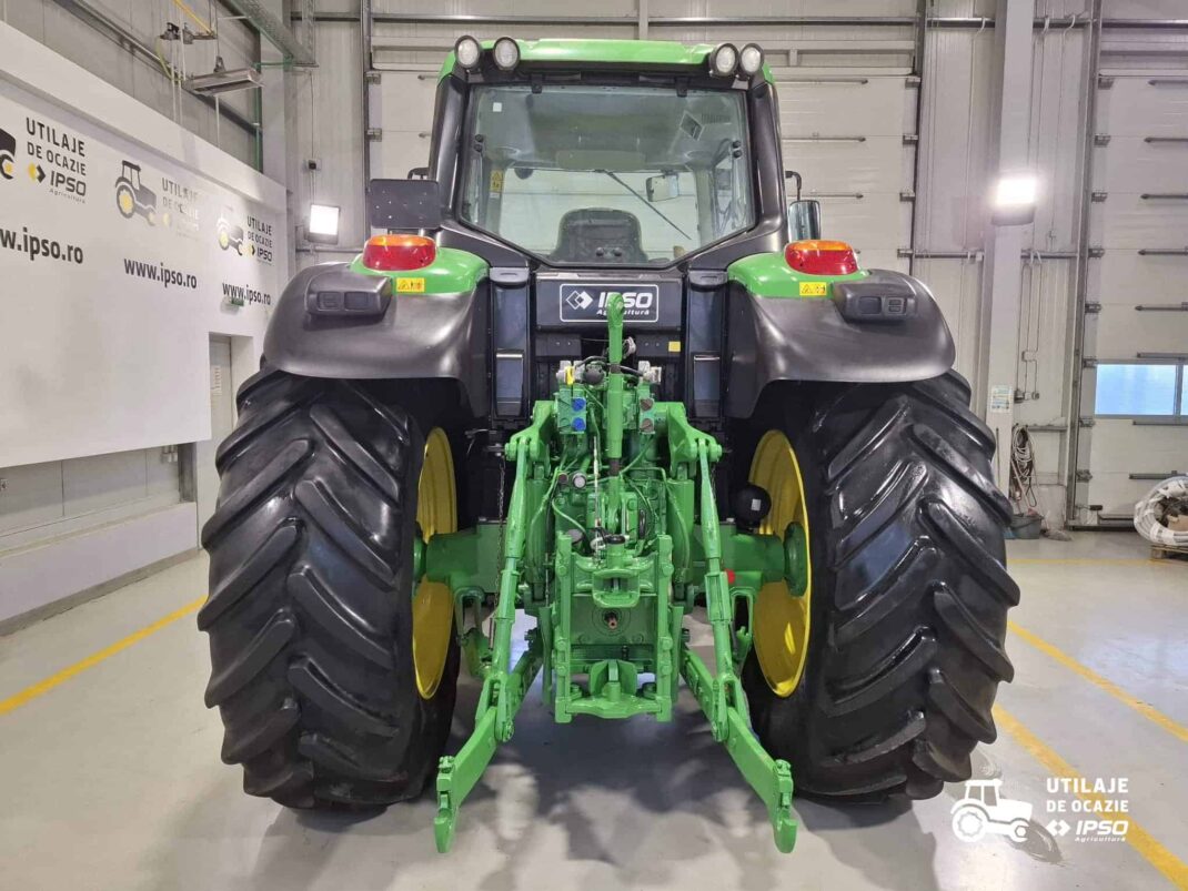 John Deere 6195M