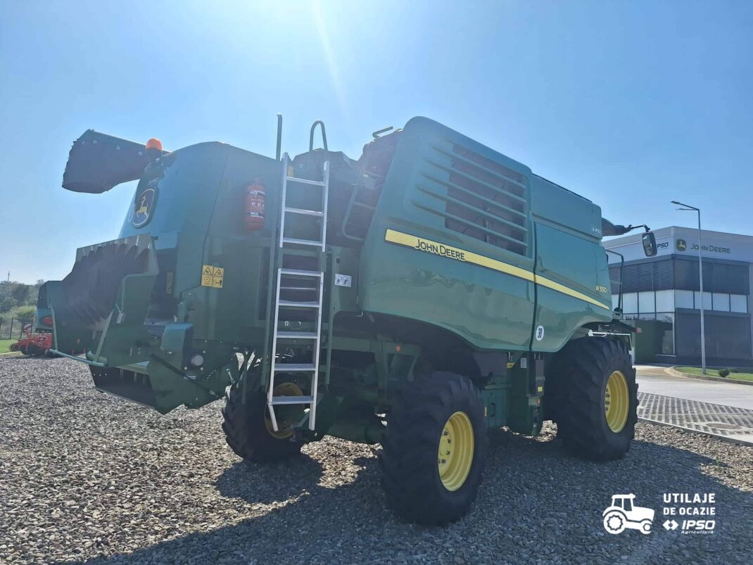 John Deere W550 + Header paioase