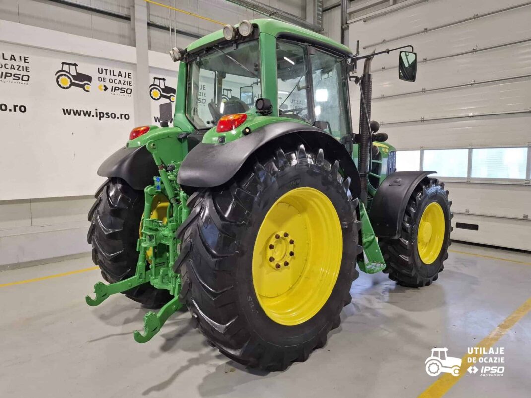 John Deere 6930