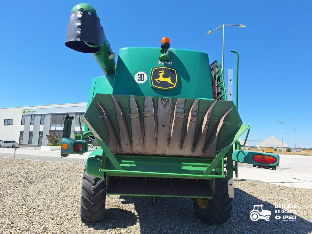 John Deere W550 + Header paioase