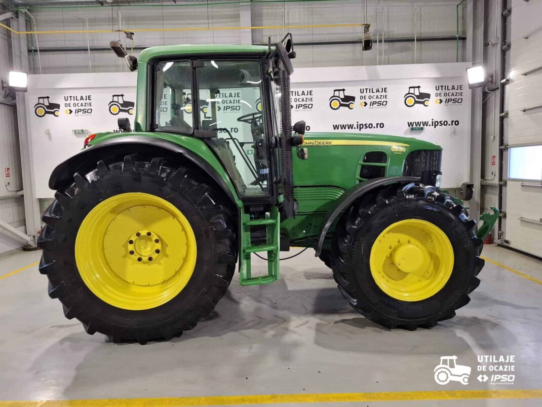 John Deere 6930