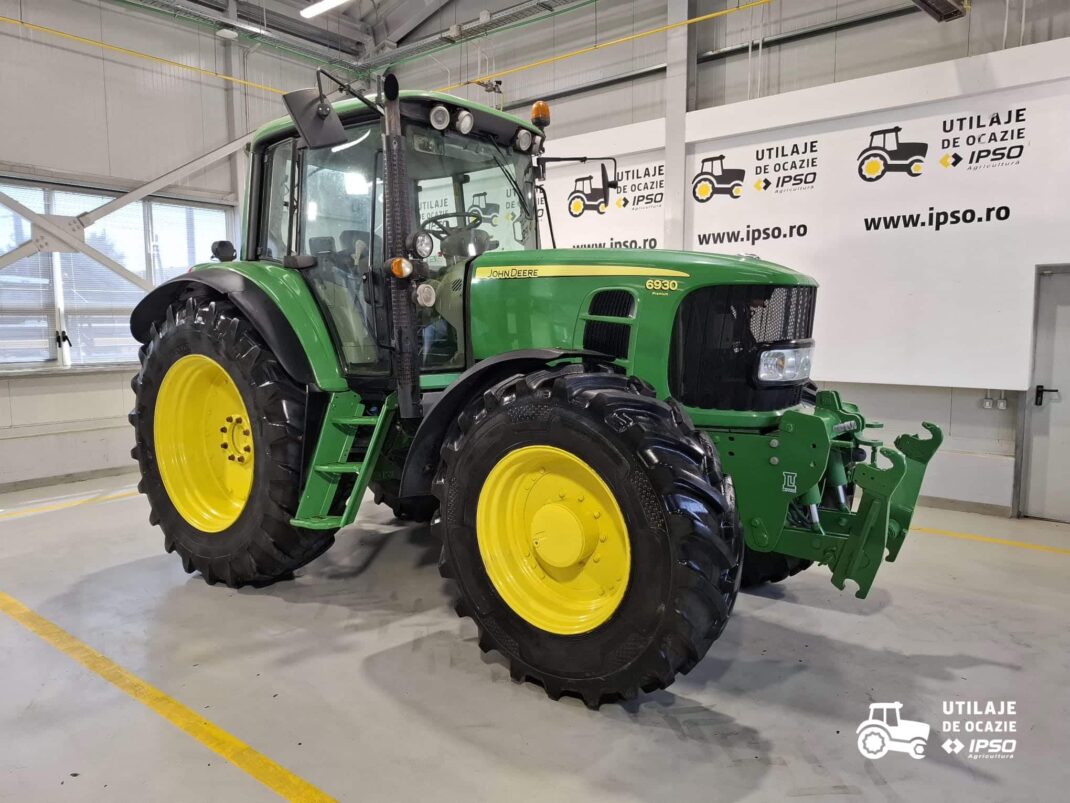 John Deere 6930