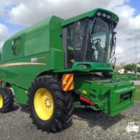 John Deere W440 + Header paioase