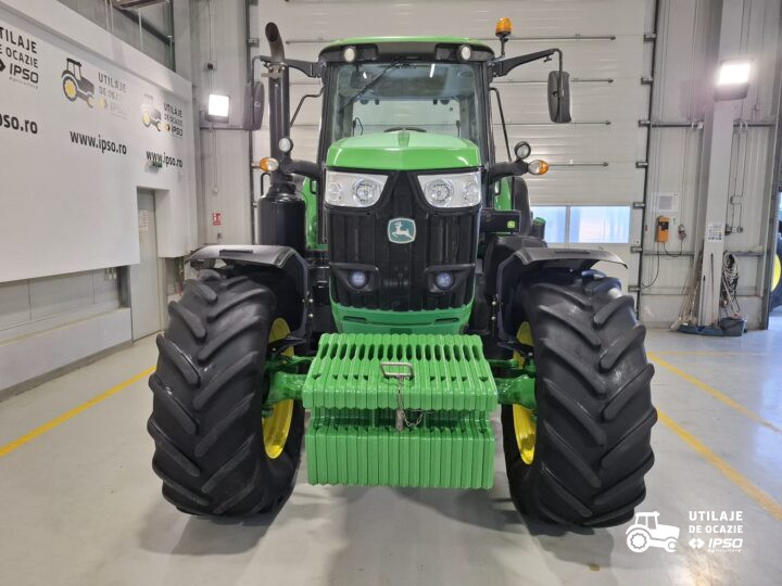 John Deere 6195M