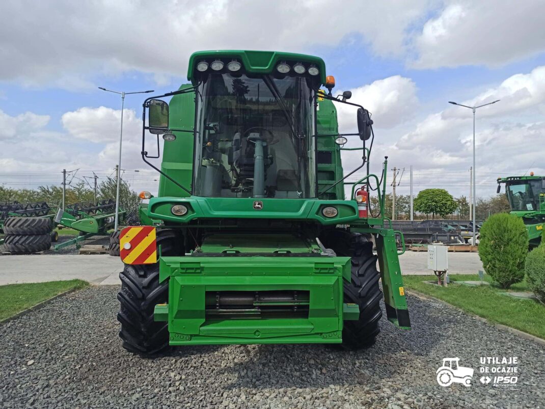 John Deere W440 + Header paioase